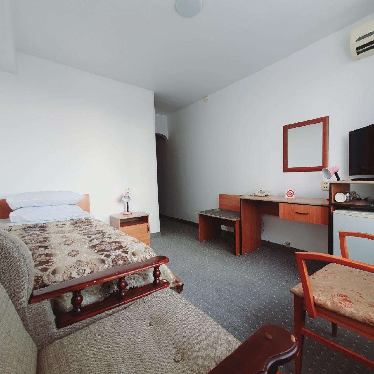 Aktobe Hotel Exterior photo
